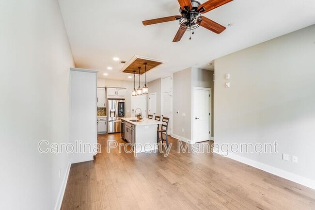 Building Photo - 2401 Euclid Ave Unit 106