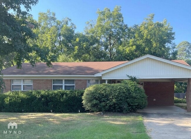 Building Photo - 202 Starlite Dr