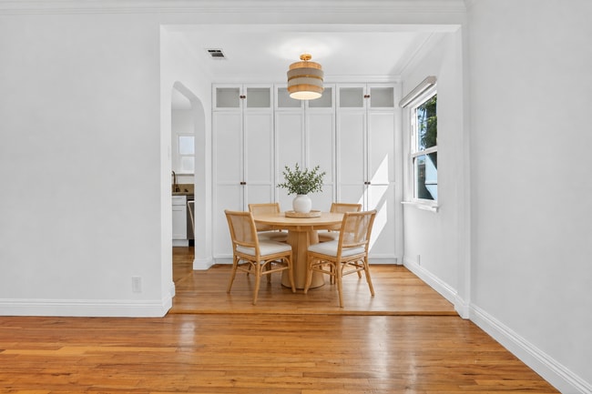 Dining area - 904 Victoria Ave Unidad Bungalow