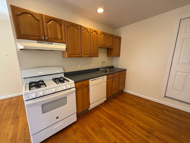 Photo - 20 Alberta Ter Unidad #2