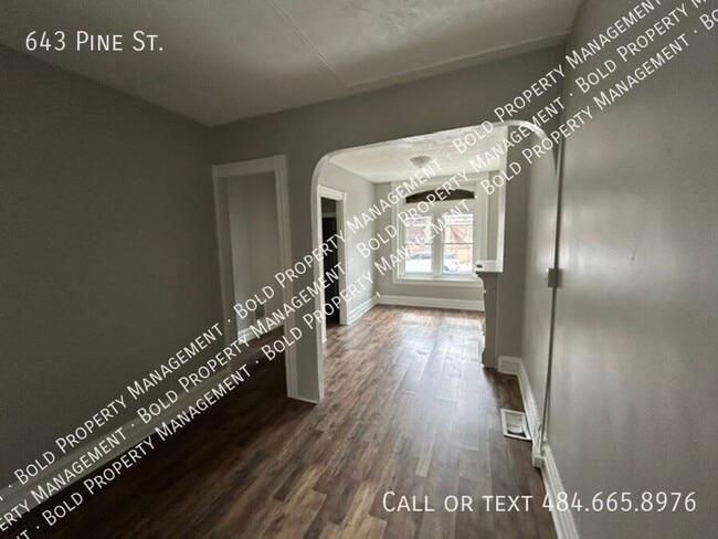 Photo - 643 Pine St