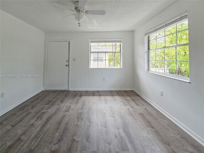 Photo - 6617 SW 10th St Unidad 5