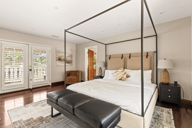 Photo - 3200 Oakley Dr