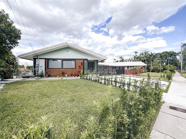 Photo - 425 NE 103rd St