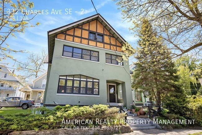 Building Photo - 332 Charles Ave SE Unit 2