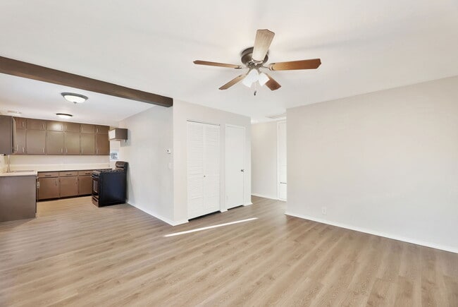 Photo - 6020 N East Park View St