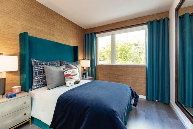 1BR, 1BA - 641SF