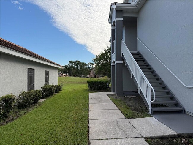 14037 Fairway Island Dr Unit 211
