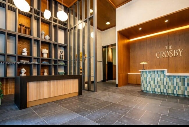 Photo - 11 NE 6th St Unidad 411