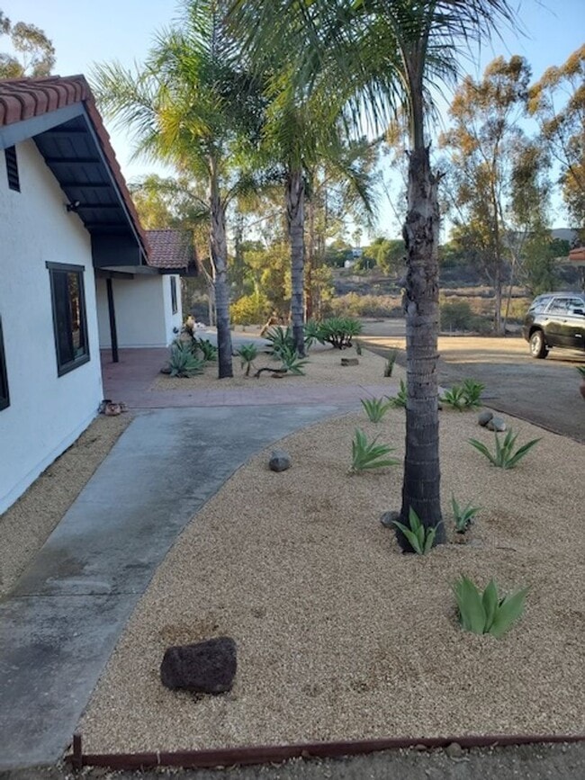 4 Bedroom-3 Bathroom Single Story Home on ... - 4 Bedroom-3 Bathroom Single Story Home on ...