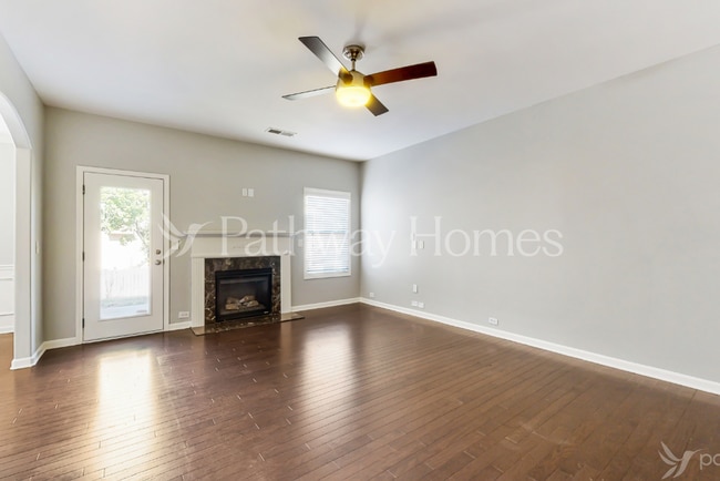 Photo - 3922 Lake Manor Way