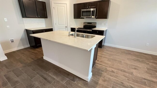 Photo - 17019 Oak Dr