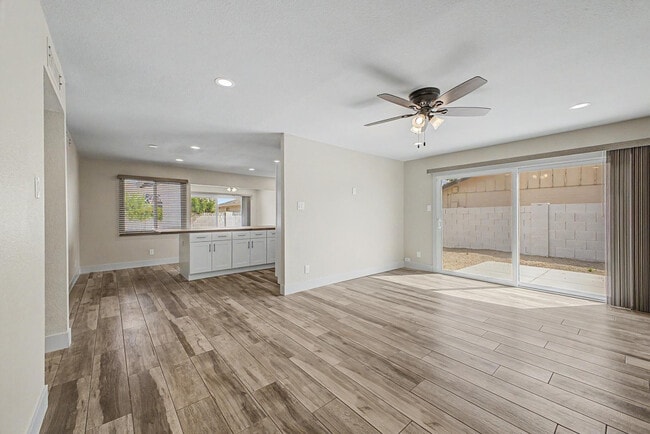 Photo - 710 E Bell De Mar Dr