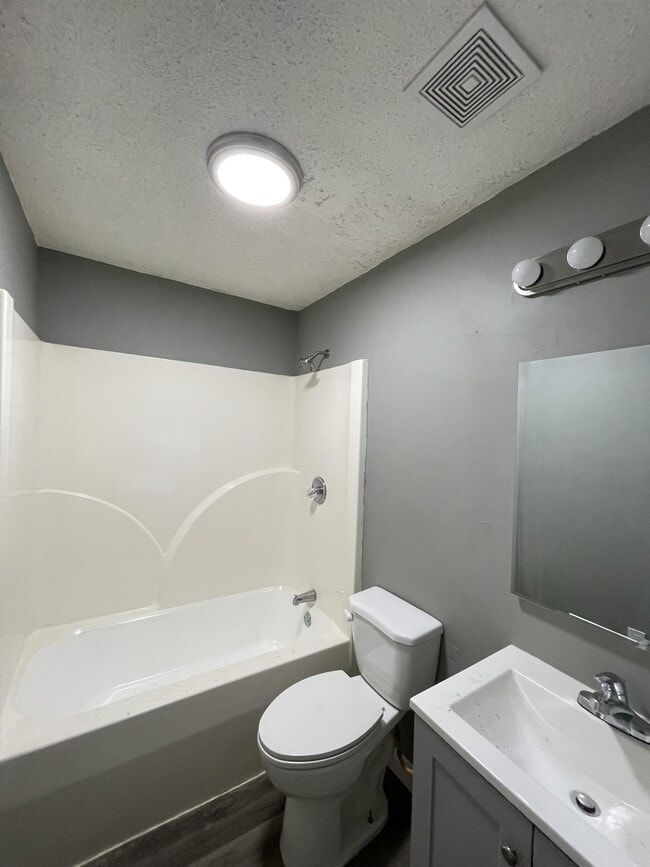 Photo - 5216 Fagan St