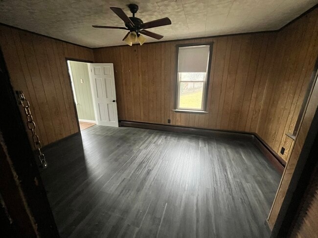 Photo - Herndon Blue House