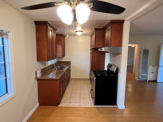 Photo - 1319 E California Ave Unidad B