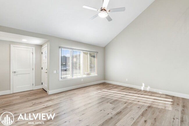 Photo - 20542 Kelvingrove Ln