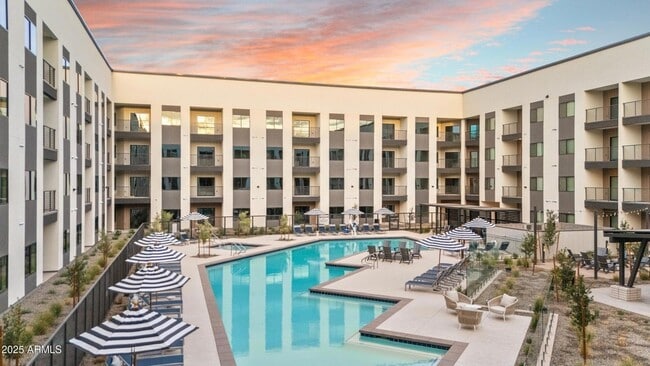 Building Photo - 1225 N Arizona Ave Unit A21