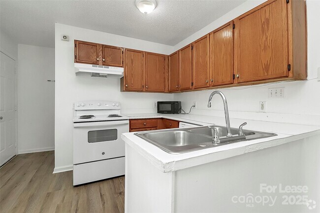 Building Photo - 351 Haigler St Rental