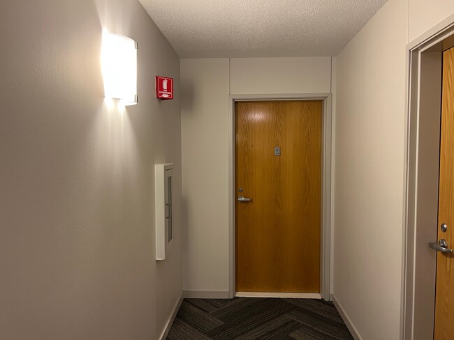 Photo - 9715 Woods Dr Unit 1601