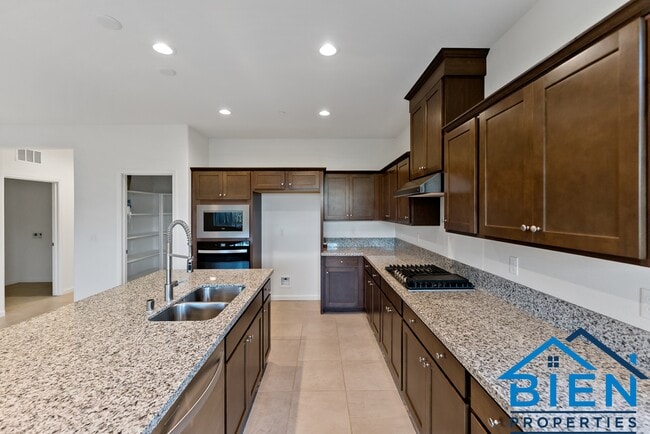 Photo - 1227 Las Rosas Ave