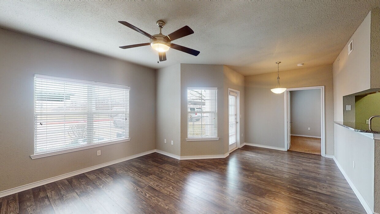 Photo - Stoneleigh Centerton Apartments