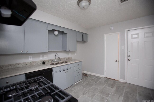 Photo - 9110 Woodford Dr