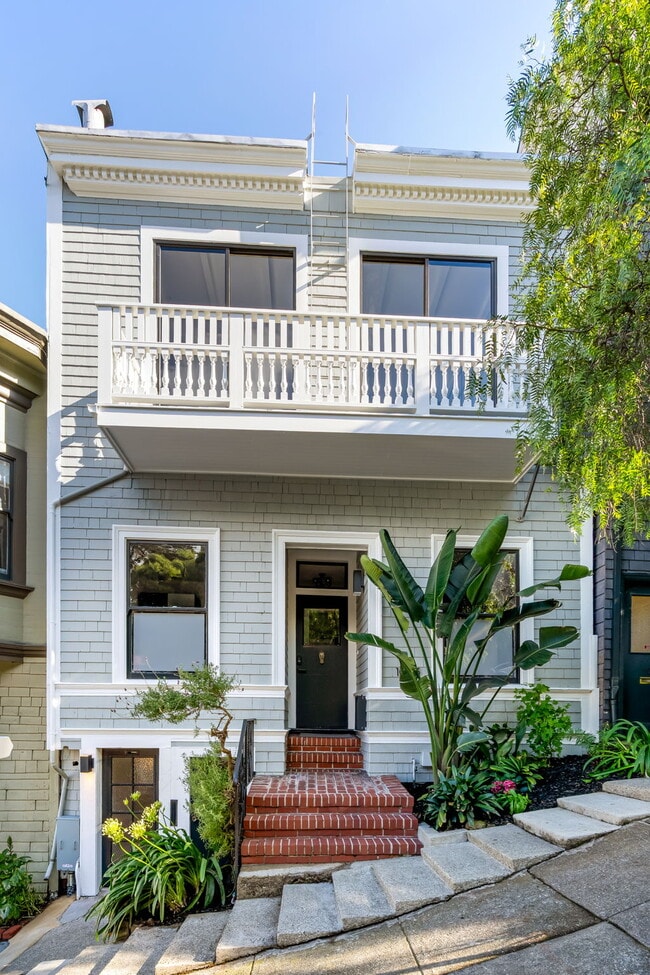 Photo - 1023 Broadway