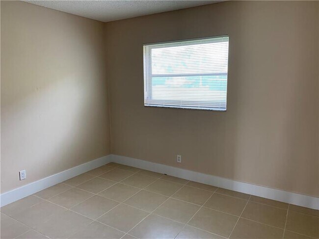 Photo - 5180 NE 6th Ave Unit 602