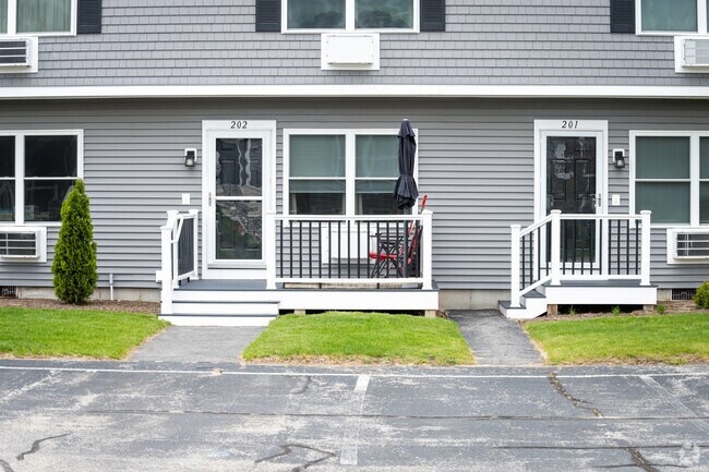Front Entrance - Village Green Condominiums