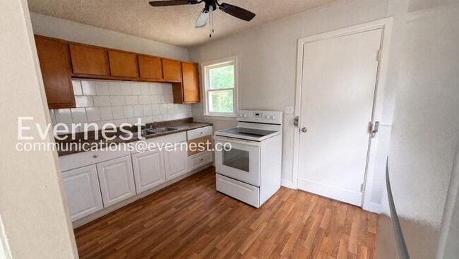Photo - 2833 Van Brunt Blvd