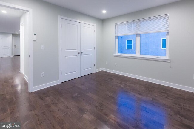 Photo - 1228-32 W College Ave Unit 5