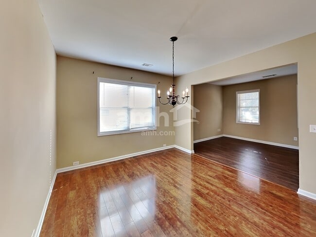 Photo - 5655 Livingston Ct