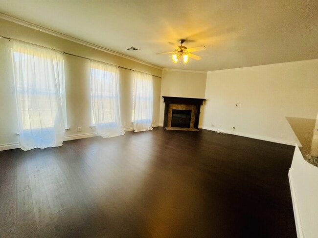 Photo - 16709 Valderama Way