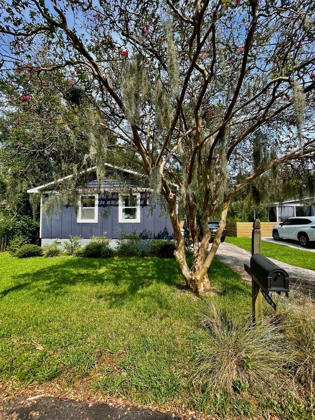 10 Oak Forest Dr