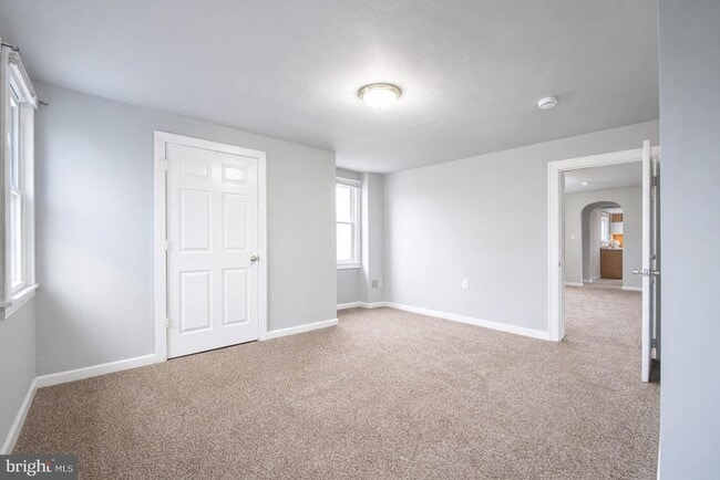 Photo - 211 Front St