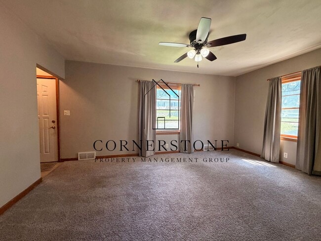Photo - Spacious 2+ bedroom Ranch $850