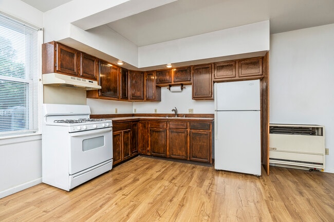 Building Photo - 110 Lancaster St Unit B Rental
