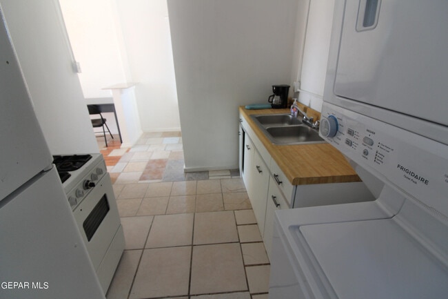 Photo - 3527 E Missouri Ave Unit 1