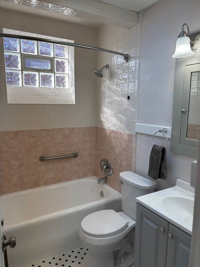 Bathroom - 4966 Reber Pl Unit 1W