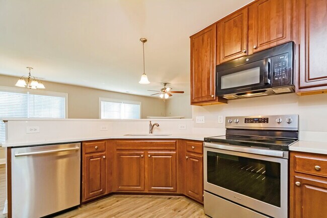 Photo - 225 Braxcarr St