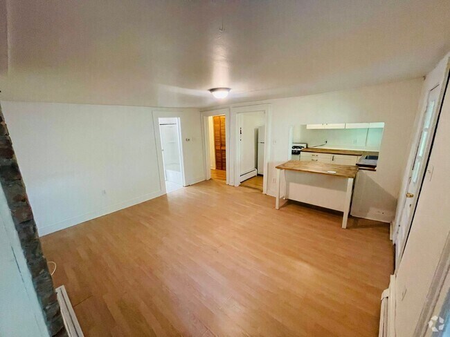 Building Photo - 343 Hamilton St Unit Apt 1