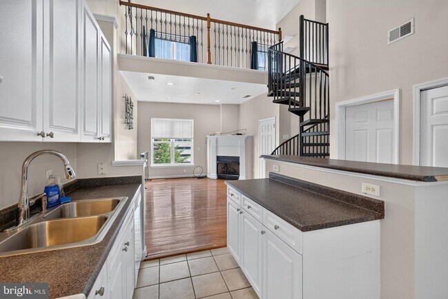Photo - 501 Hungerford Dr Unit 307