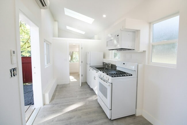 Photo - 21107 Damson Rd House