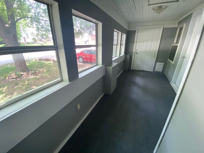 Photo - Updated 3 bed/1 bath, 1200 sqft home!