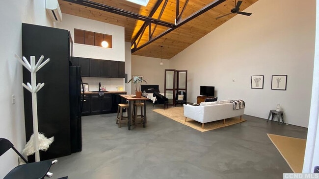 Photo - 747 1/2 Columbia St