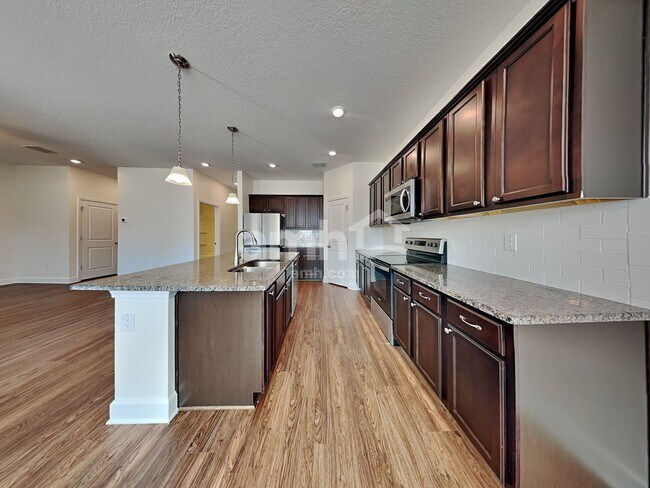 Photo - 909 Walden Pond Dr