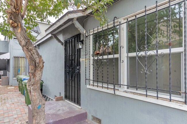 Photo - 1723 W 35th Pl Unit 1723