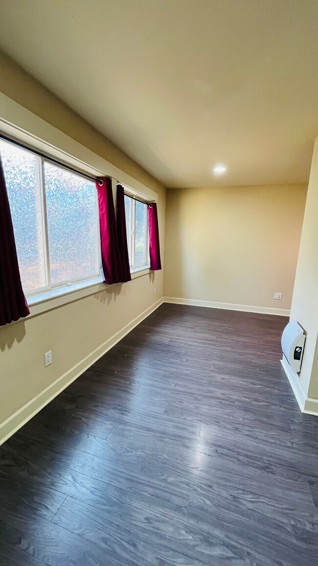 Photo - 13710 Burke Ave N