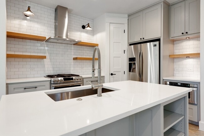 Photo - 1201 W 22nd St